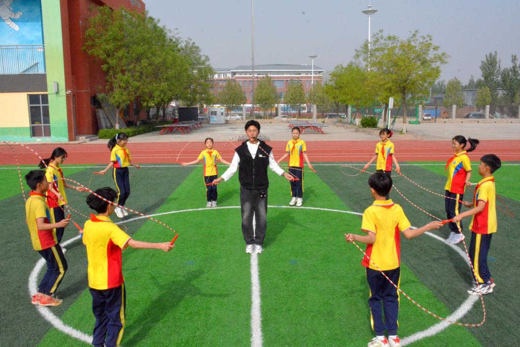 中小学生每天在校运动时间如何达到2小时？——来自河北多地校园的走访观察乐鱼入口(图3)
